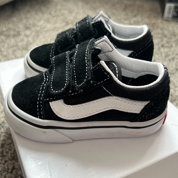 Toddler vans original  old skool Velcro’s 4c - Picture 2 of 10